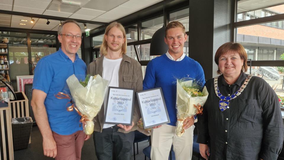Lenkje til artikkel: Erik Vaktskjold og Cato Bakke fekk kulturstipend 